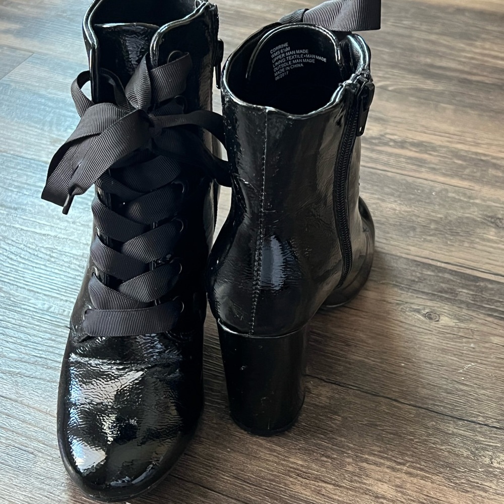 Black Patient Leather Black ankle boot. Size: 6.5
